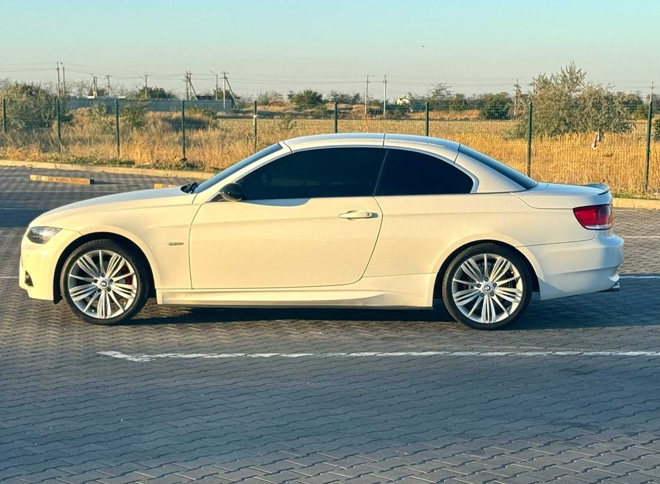 BMW 320i Cabrio E93