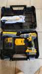 Wkrętarka udar DeWalt zasilanie 18 V DCD796P2
