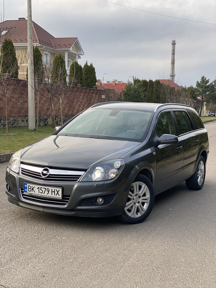 Opel Astra H COSMO