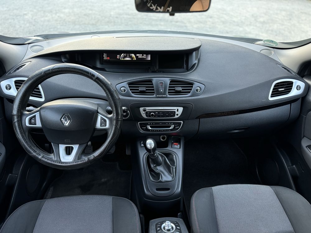 Renault Grand Scenic 2012 року, 1.5 дизель.