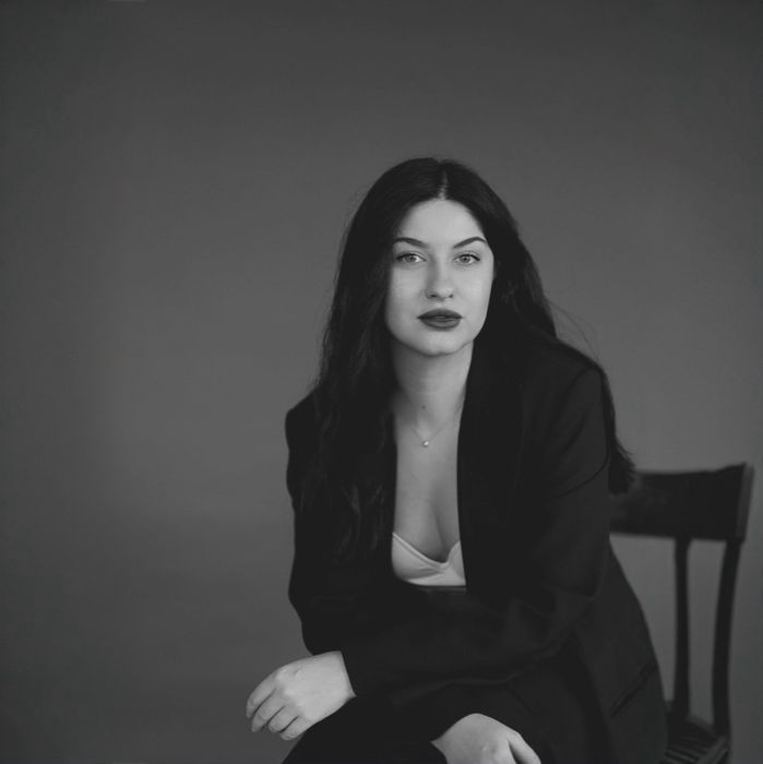 Графічний дизайнер • логотип • візитки • підготовка макетів до друку