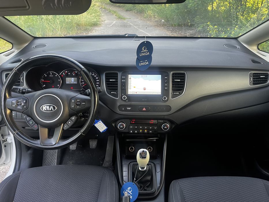 7 osób , kamera, navi , led