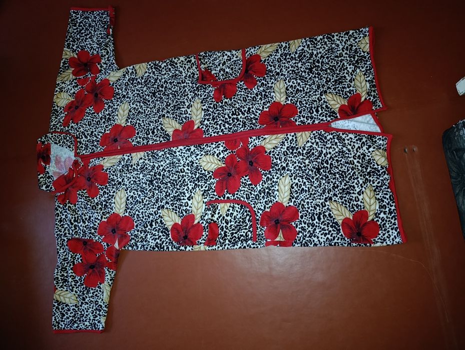 Дуже яскравий халат Турція на молніі-200грн