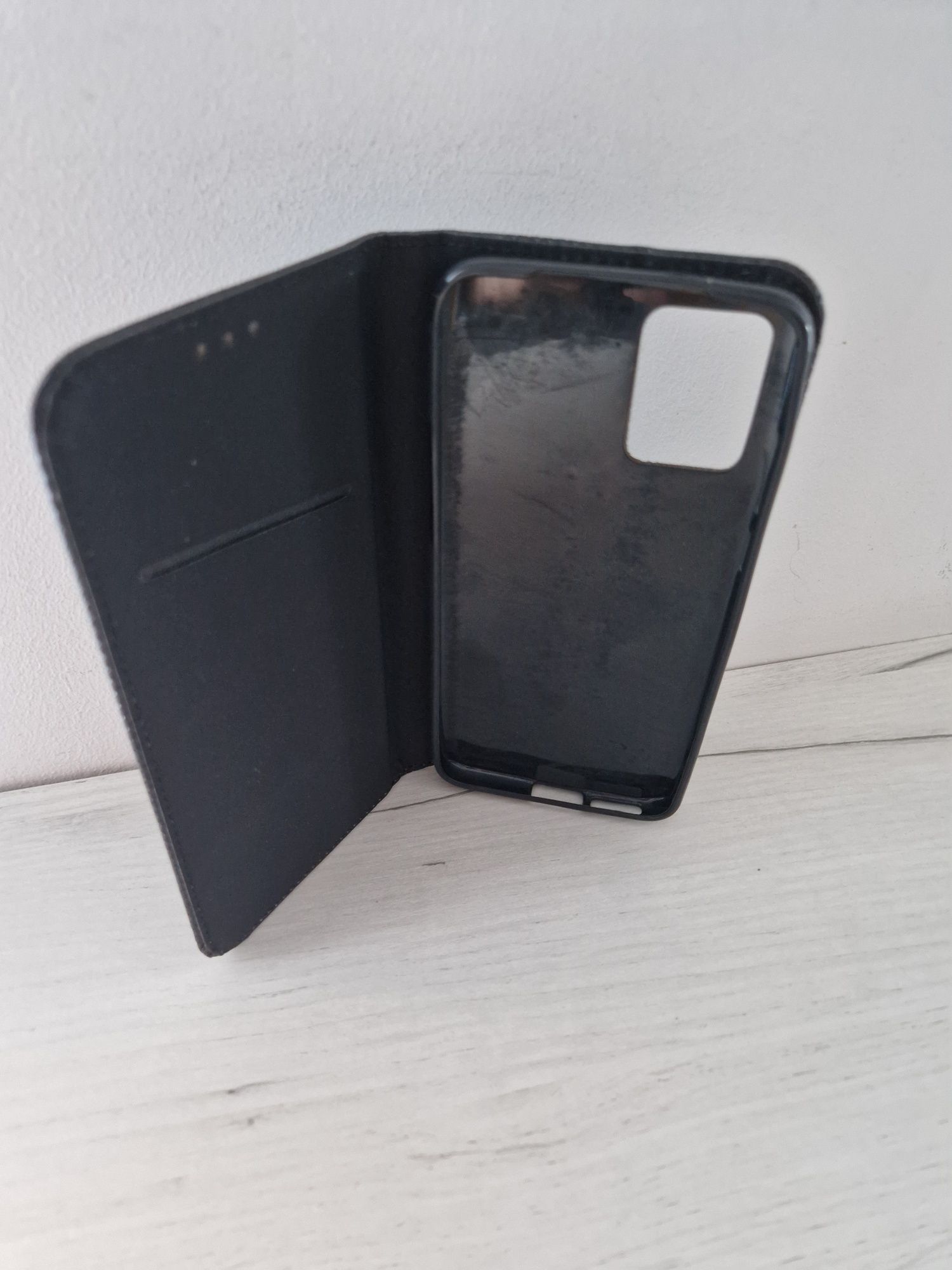 Kabura Smart Book MAGNET do MOTOROLA EDGE 30 NEO 5G Czarna