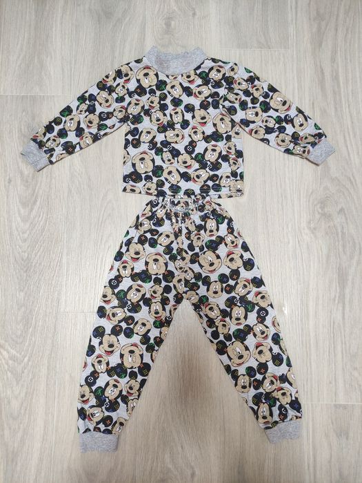 Дуже гарні речі на дівчинку + подарунок/красивая одежда на девочку