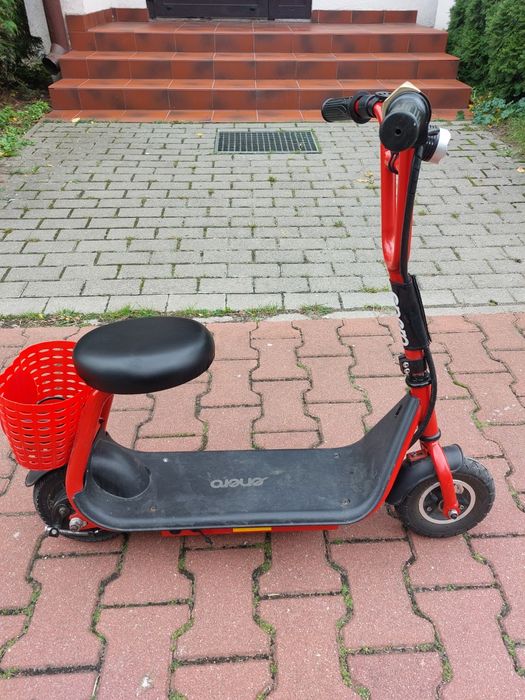 Hulajnoga elektryczna dla dziecka