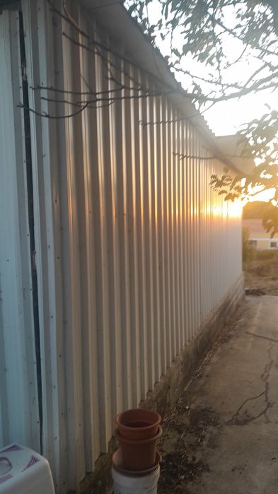 Alugo garagem armazem box para estacionamento de carros ou motas