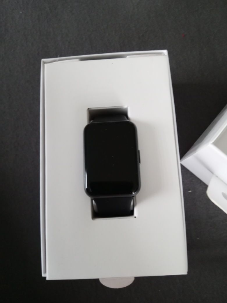 Sprzedam smartwatch Huawei watch fit 2 sprawny w 100% !!