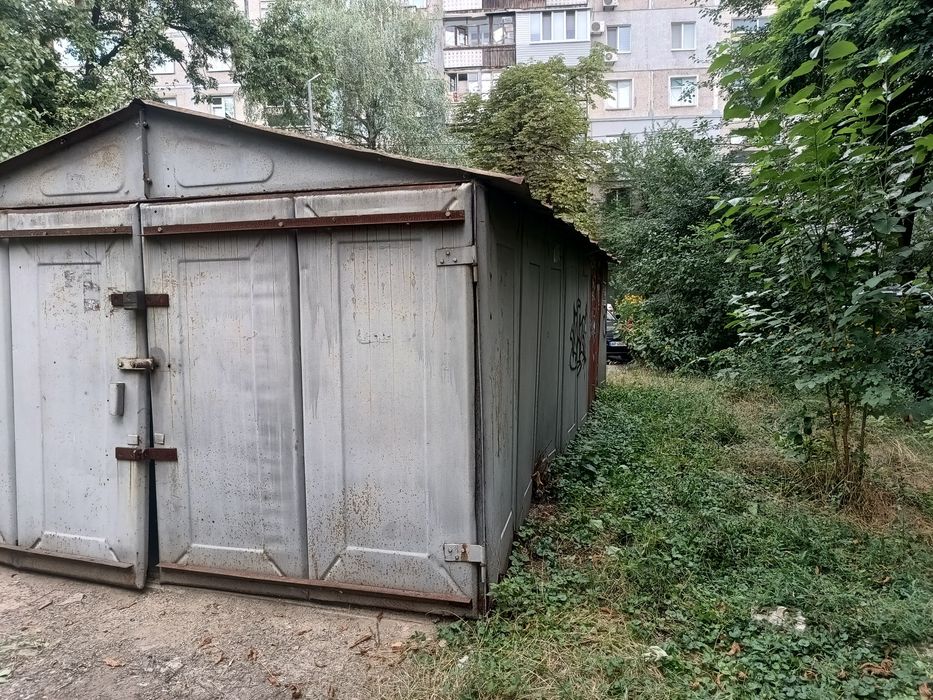 Продам гараж с местом