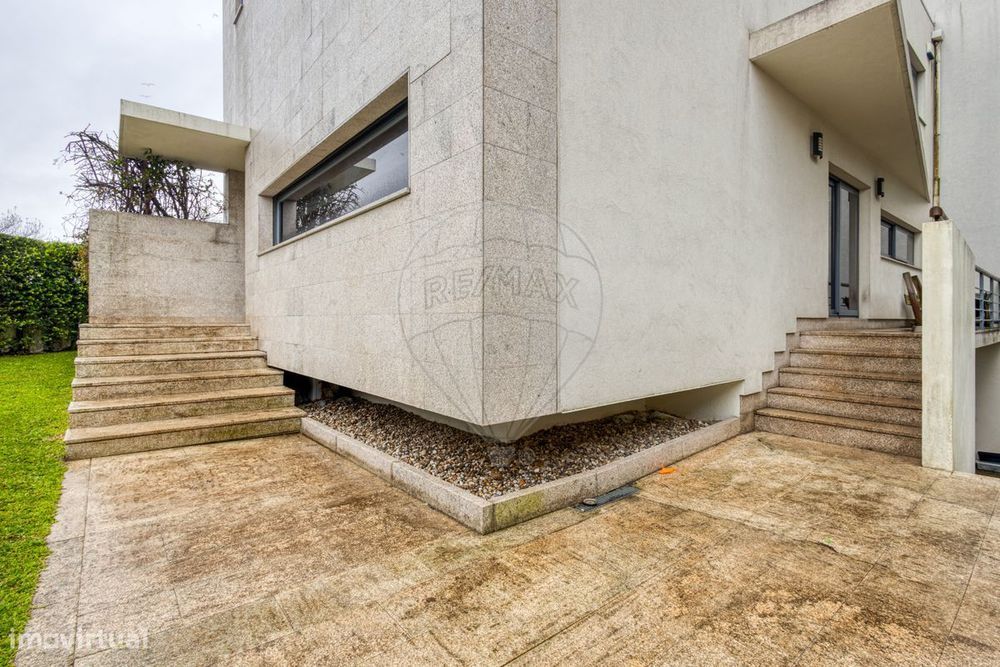 Moradia T4 para venda