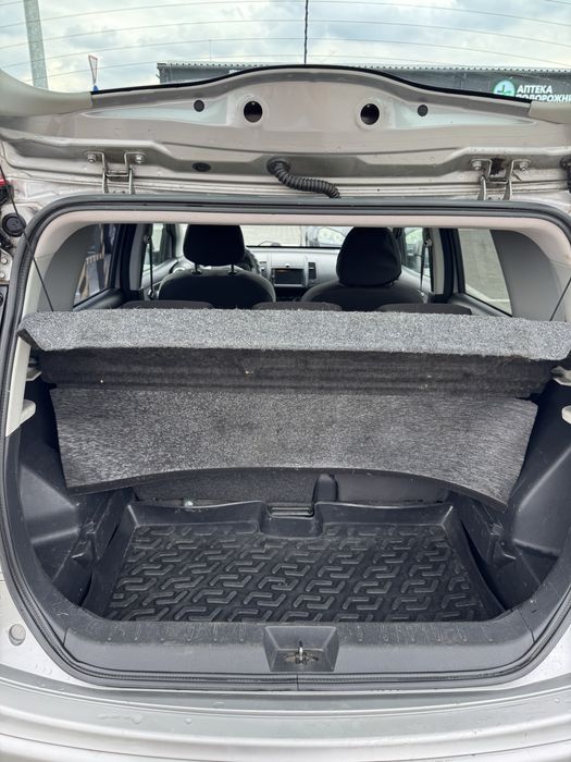 Nissan Nota 2011 року мотор 1.4  коробка передач механічна