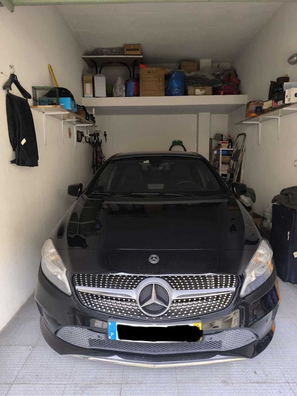 Mercedes-Benz A 180 URBAN - Poucos KM - IMACULADO