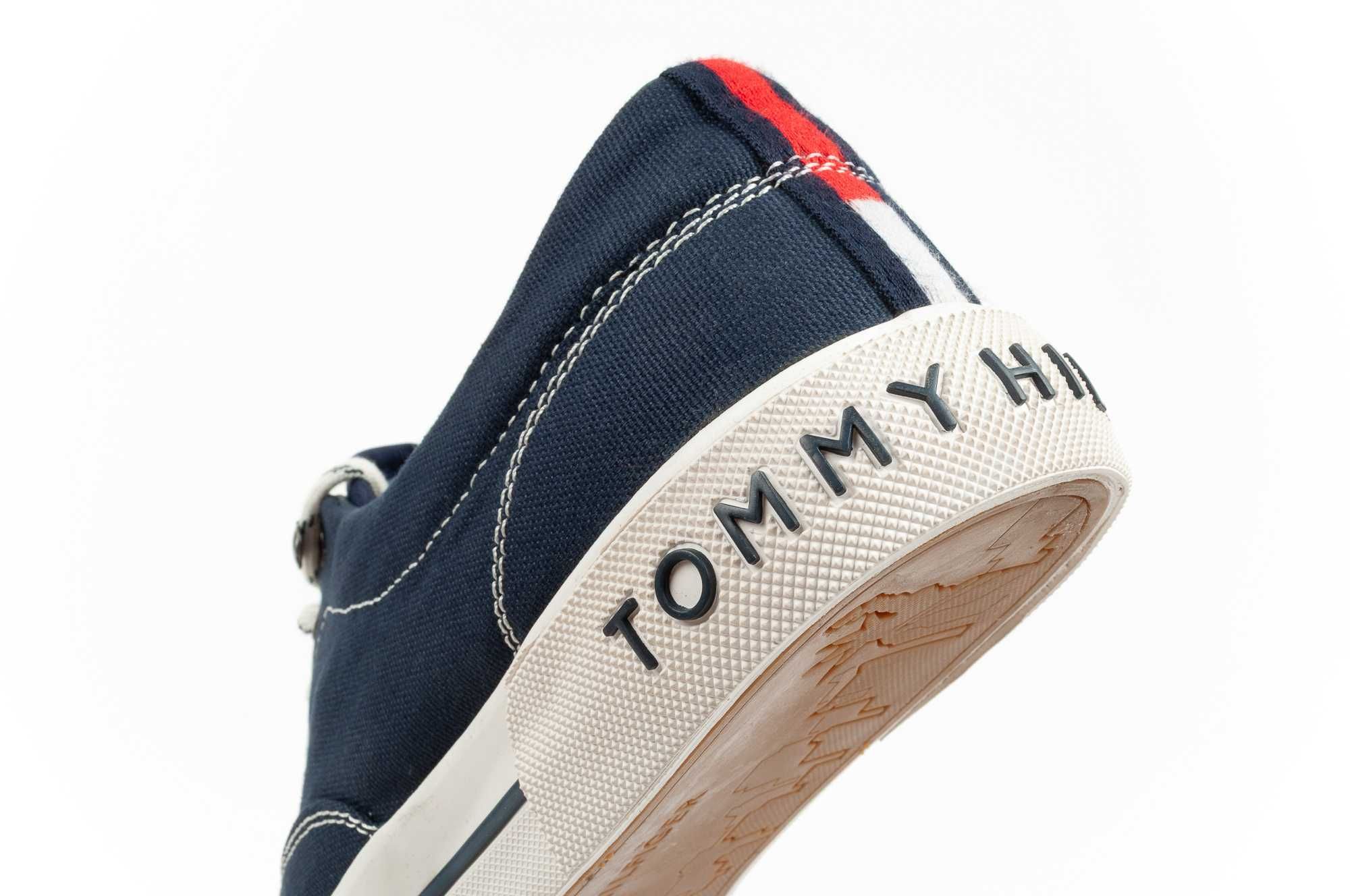 Tommy Hilfiger buty sportowe trampki modne wygodne granatowe r. 42