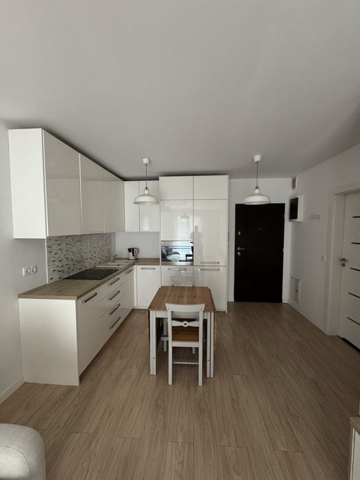 *REZERWACJA*   2pokojowe mieszkanie z balkonem i miejscem postojowym.