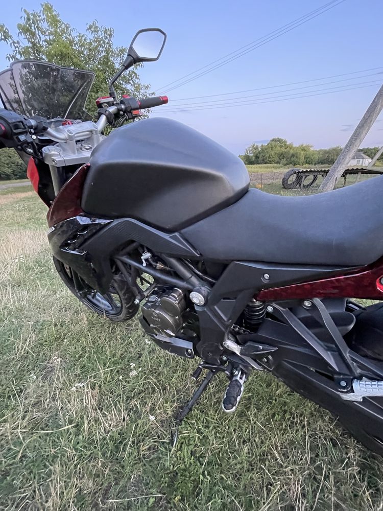 Продам Voge300r