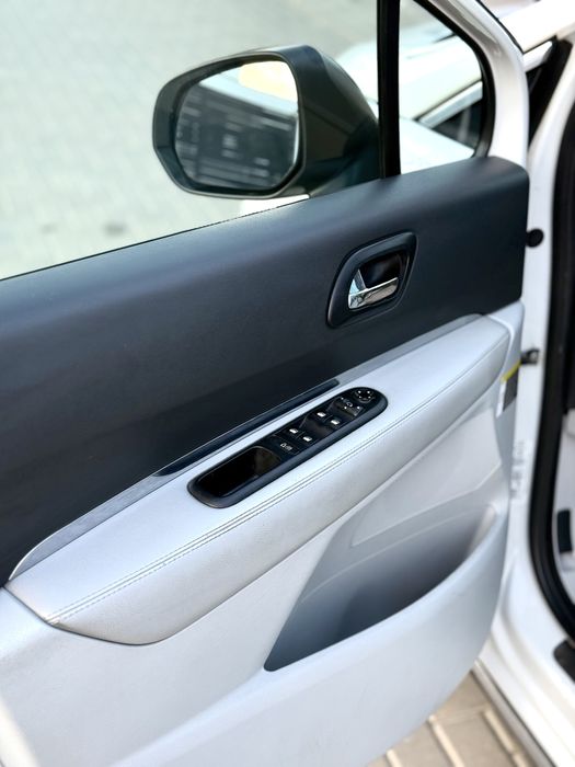 Пежо Peugeot 3008 2010 року дизель 2.0 автомат