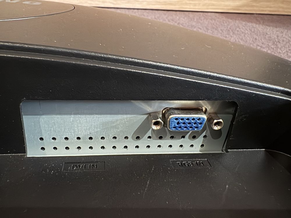 Monitor Samsung SyncMaster 2043SN – 20” VGA