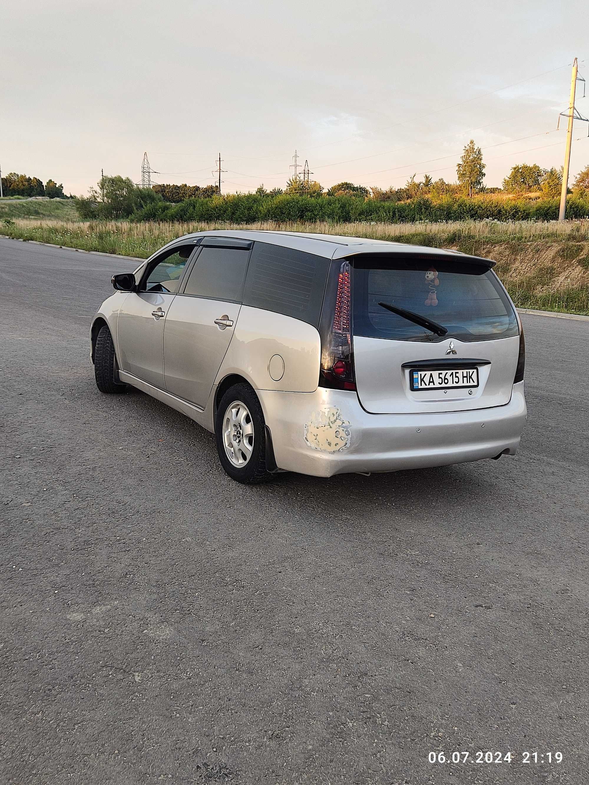 Mitsubishi grandis 2009