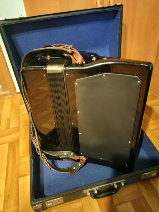 Akordeon Weltmeister S4