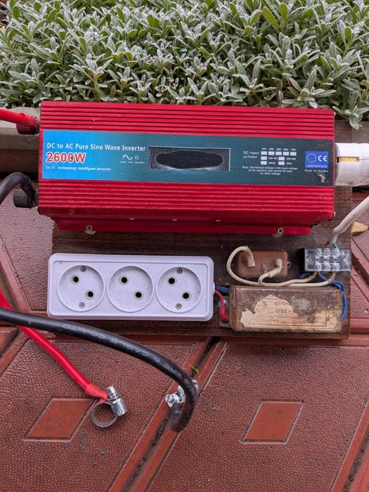 Инвертор, преобразователь 12V-220V  Inverter 2600W