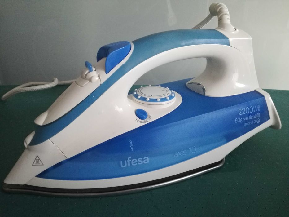 Ferro a vapor marca Ufesa (novo)