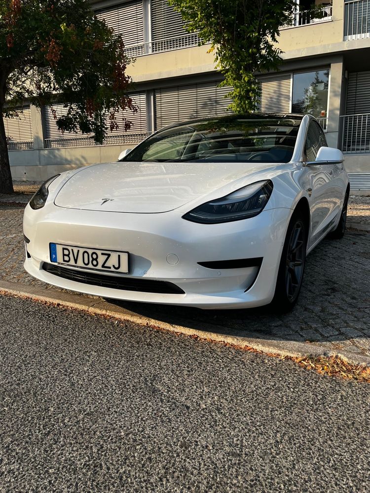 Tesla Model 3 Branco