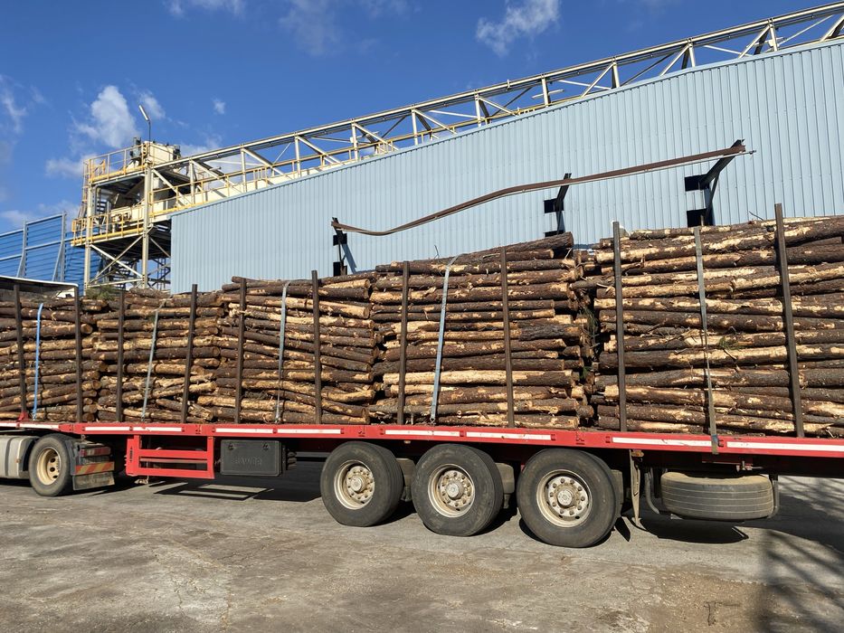 Semi Reboque com estivas