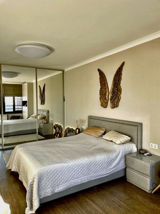 Квартира подобово м.харківська ЖК Лебединий гарна ціна і якість / брон