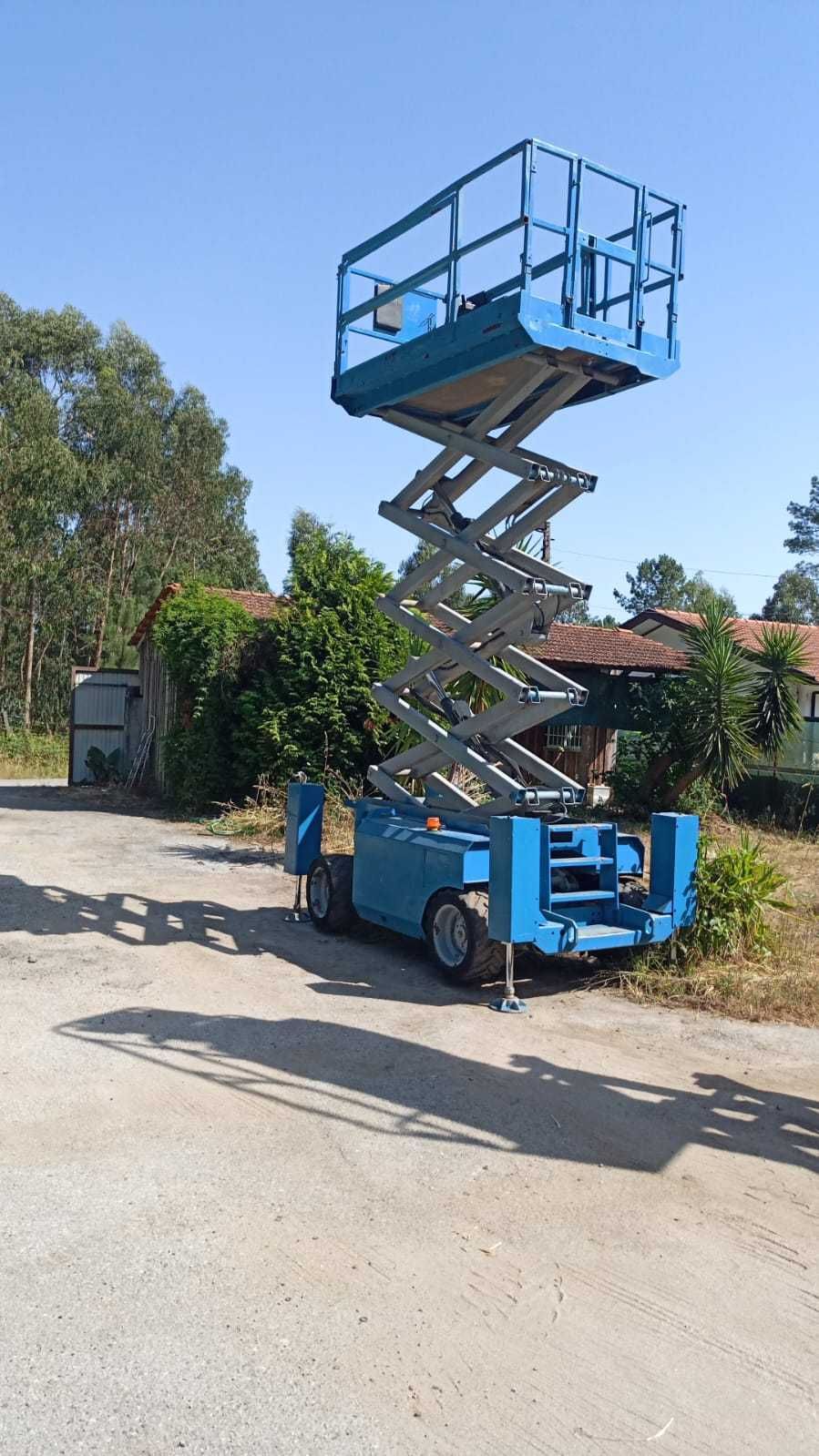 Plataforma tesoura DIESEL 12 mts GENIE