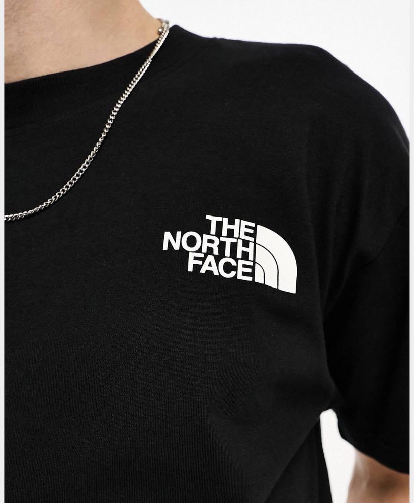 Футболка The North Face