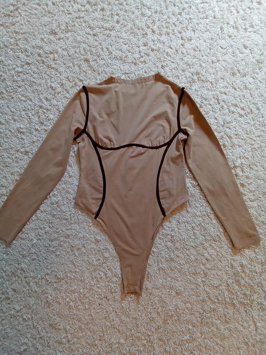 Kremowe body, rozmiar M