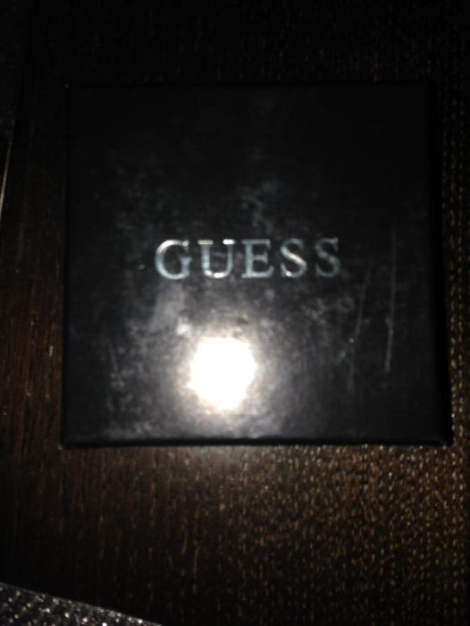 GUESS - caixa