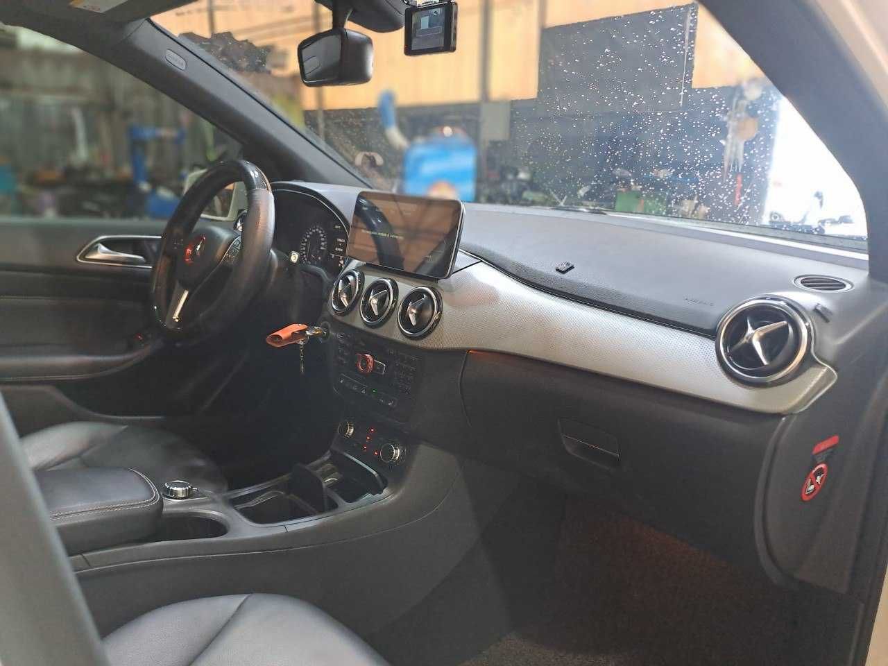 2013 MERCEDES-BENZ B200 CDI із Кореї