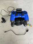 2 kontrolery pady Dualshock 4 do PS4 + stacja ładująca