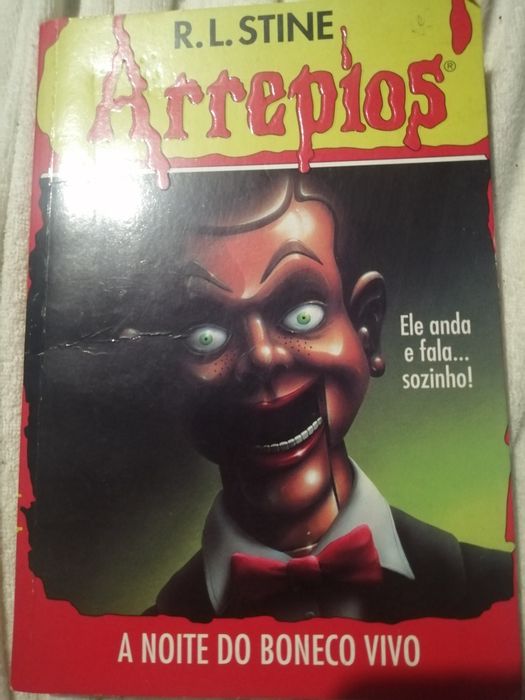 Livros só um foi usado