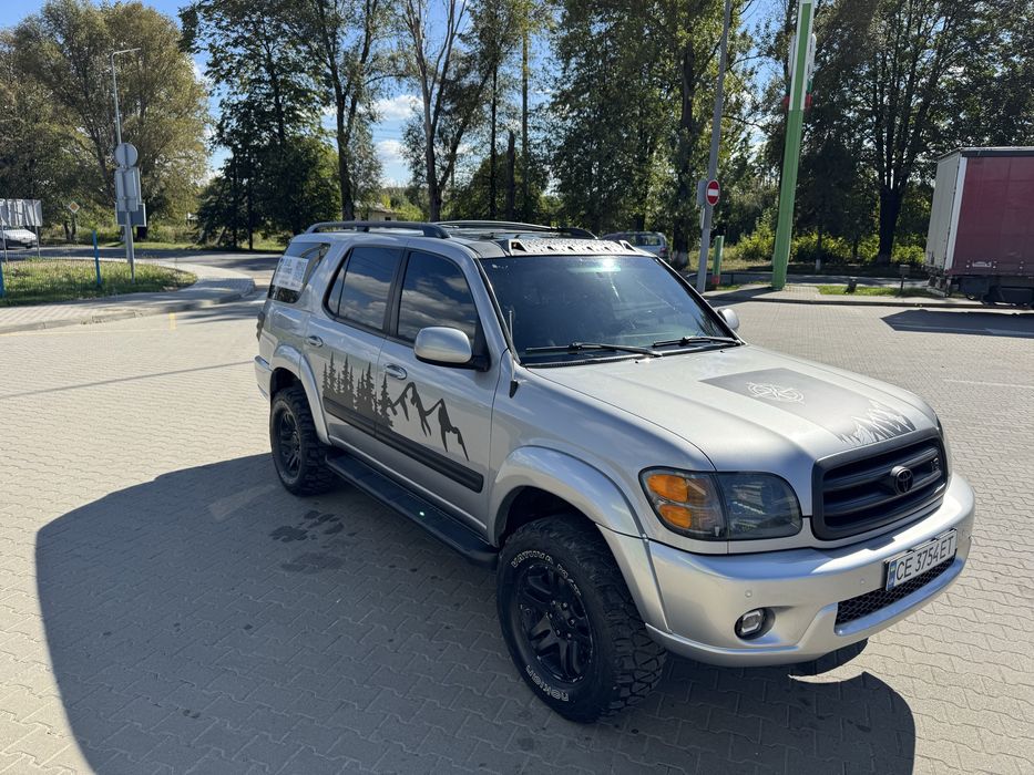 TOYOTA SEQUOIA  у відміному стані як зовні так і технічно.