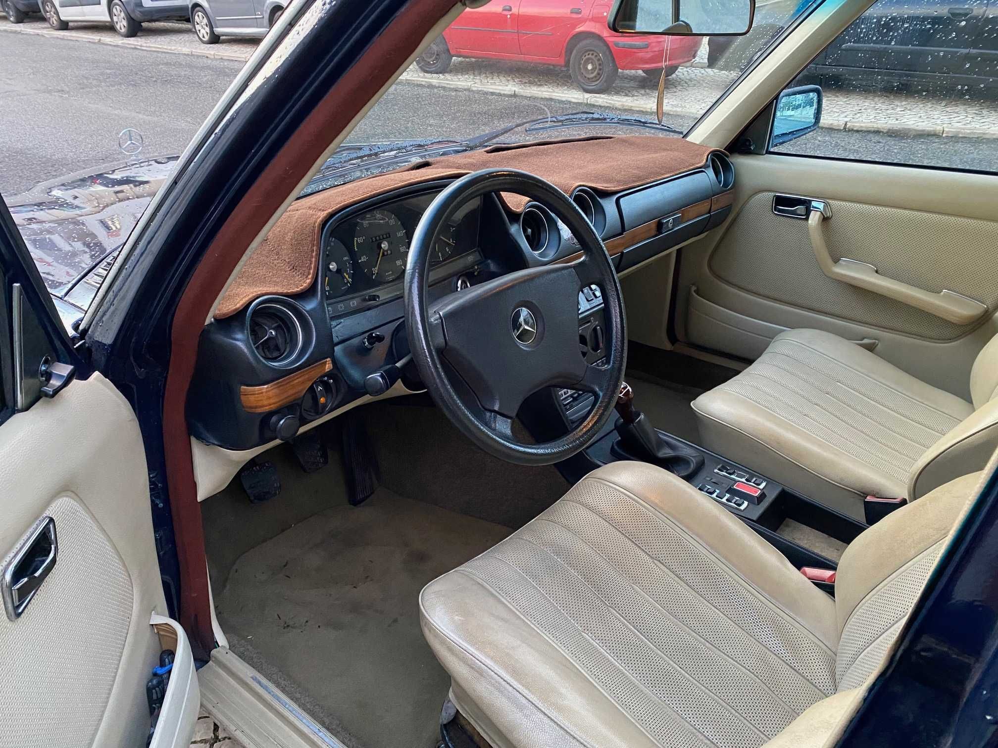 Carrinha Mercedes W123 300 TD Certificada pelo ACP