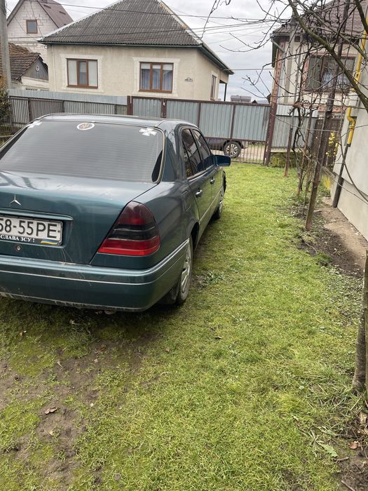 Продам авто в нормальному стані автомат