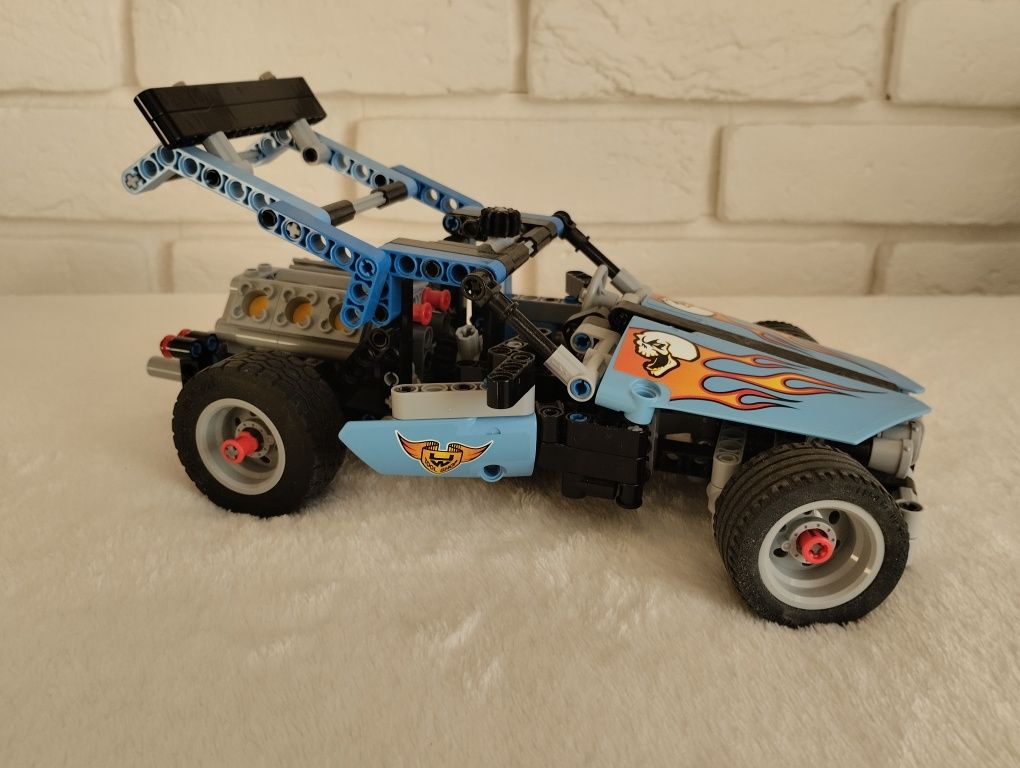 LEGO Technic 42022 auto