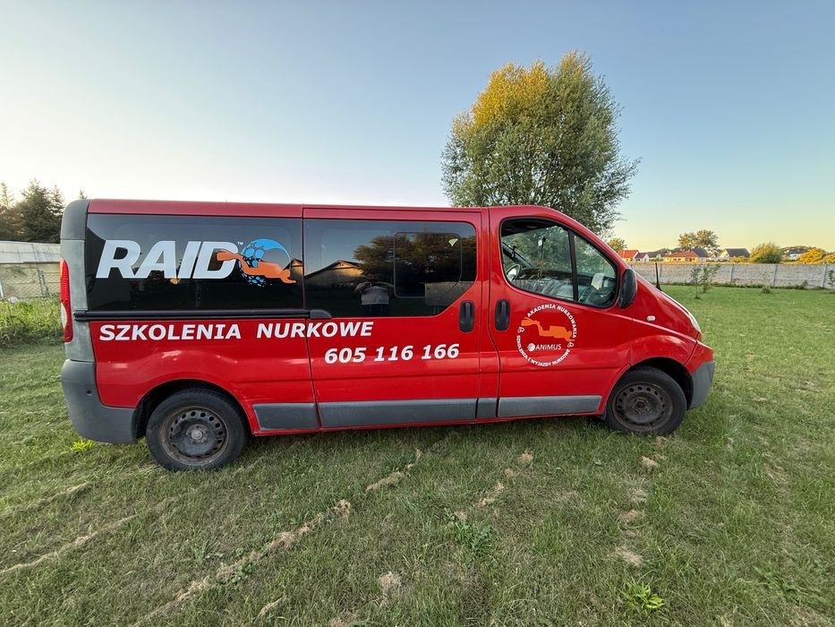 Renault Trafic 2.0 dCi - 2007r 9 osób - long