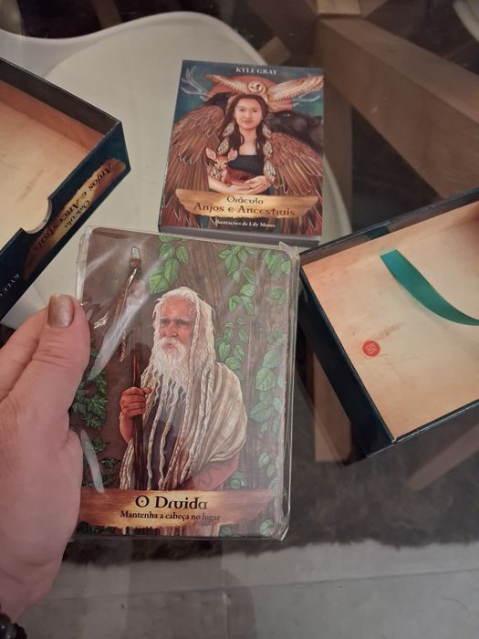 Tarot dos Anjos e Ancestrais em Português novo
