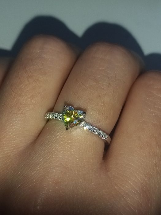 Колечко з кольоровим серцем , срібло, кубічний цирконій