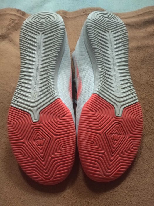 Продається футзалкі NIKE MERCURIAL