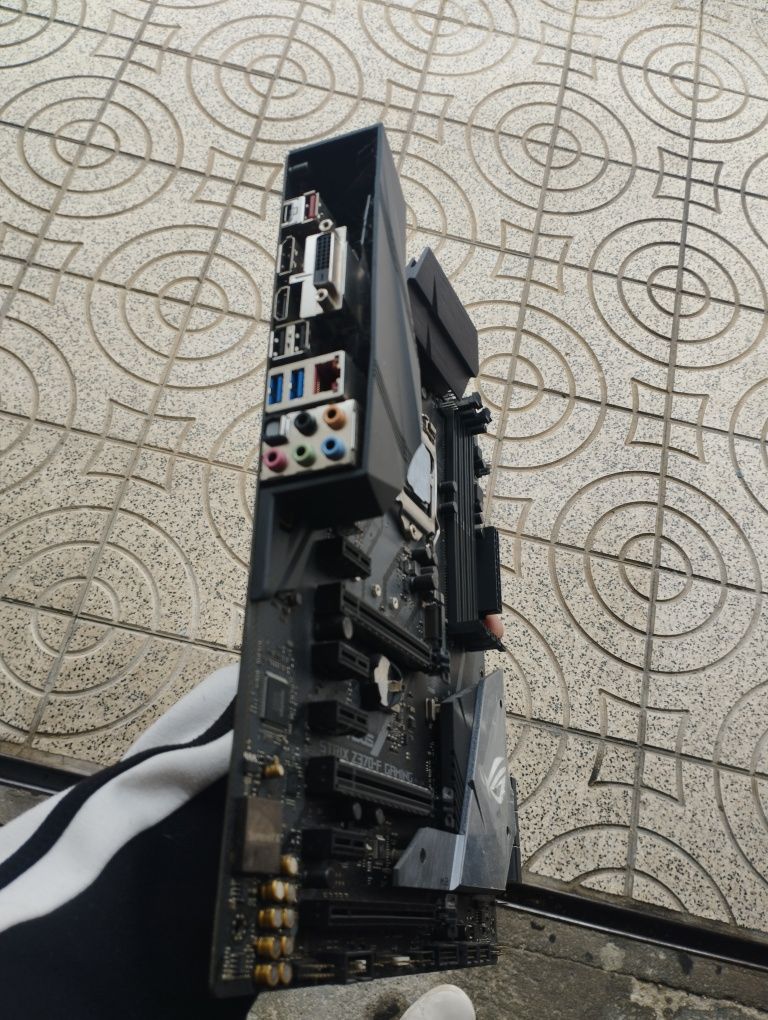 Bundle z370 a pro + cpu i5 8400
