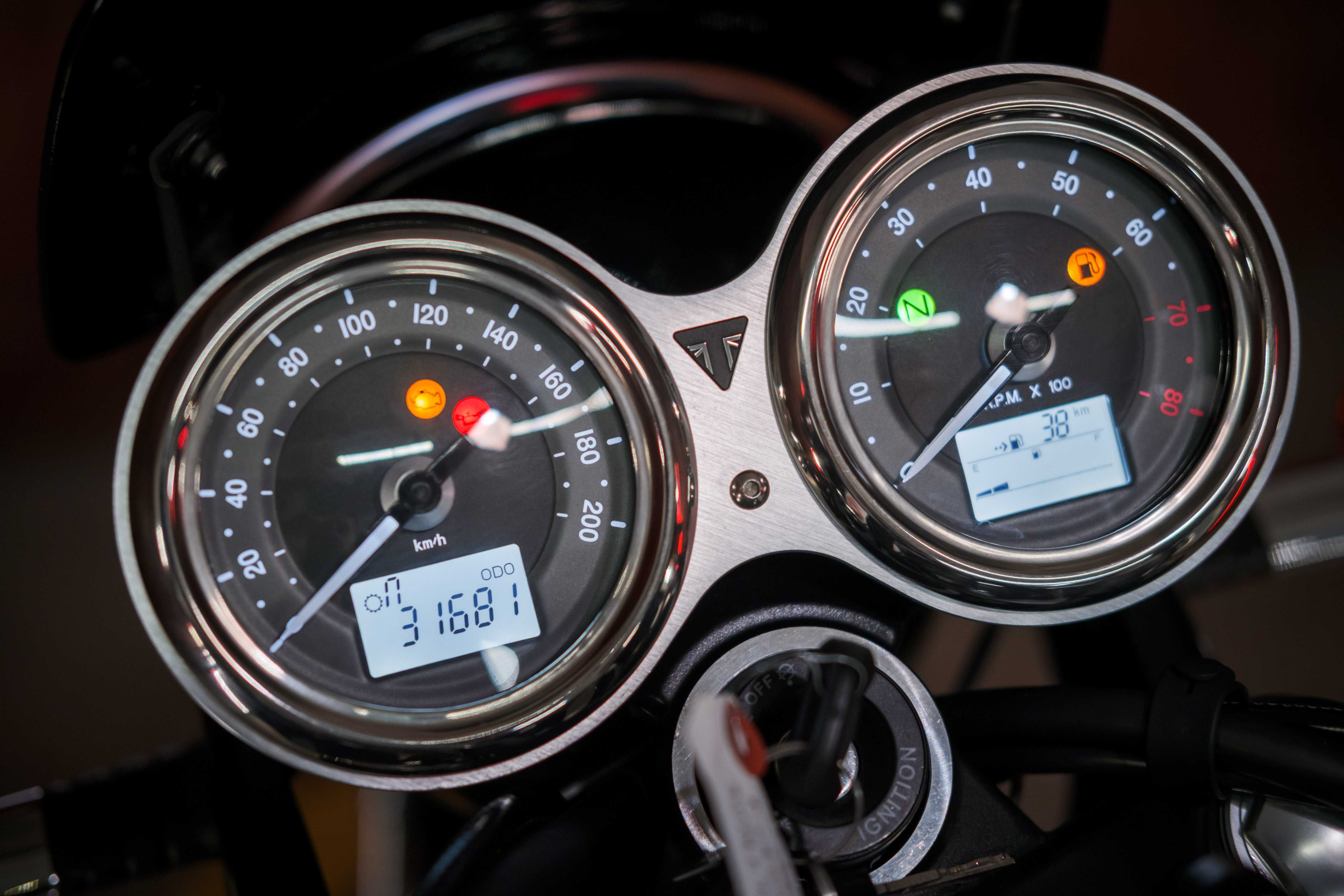Triumph Bonneville T100 ABS Traction із Японії