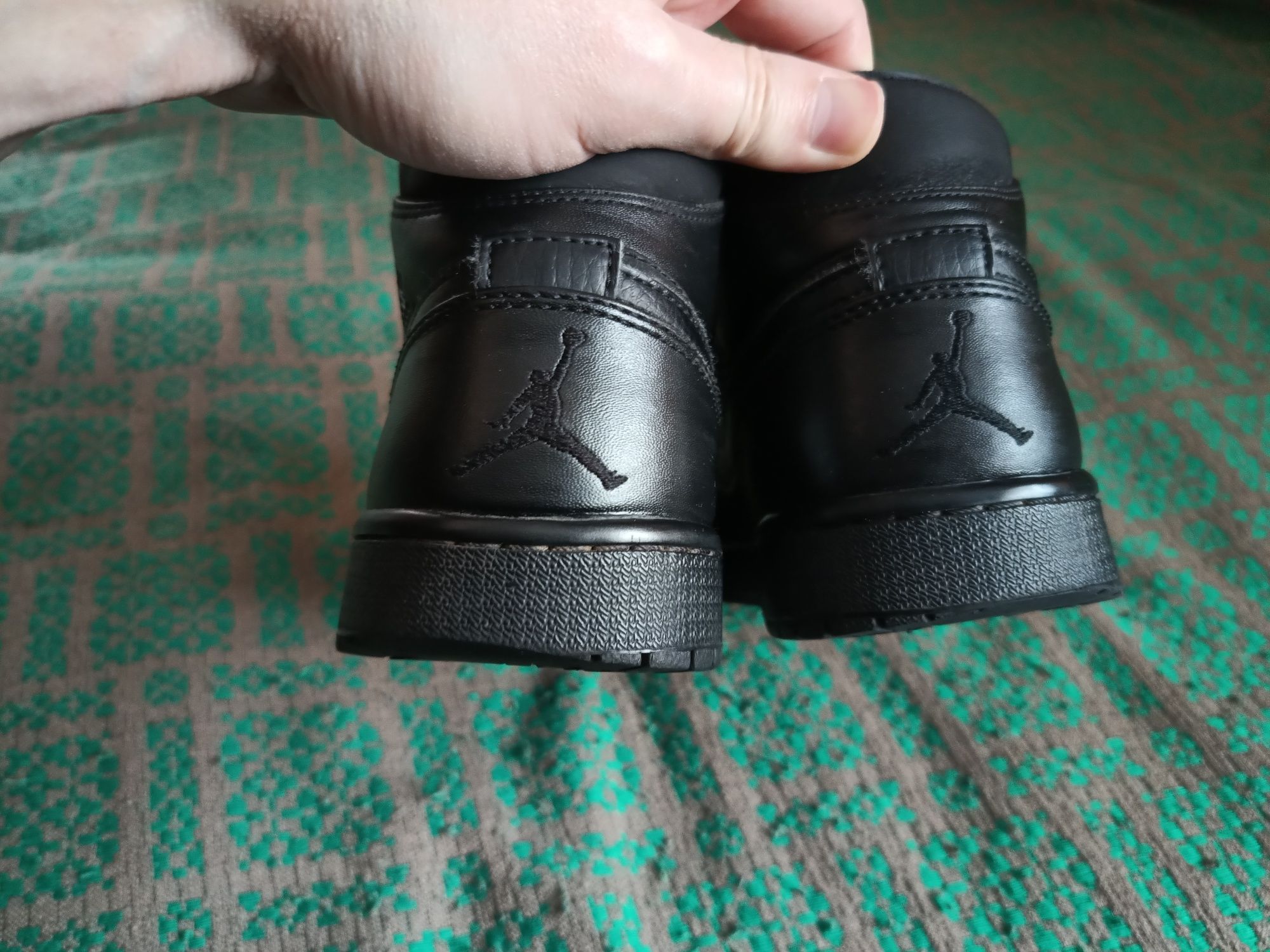 Кросівки Jordan 1 Mid "Triple Black"