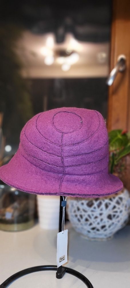 Margaret Brand 100% wool kapelusz