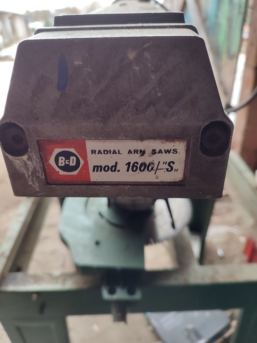 Piła radialna DeWalt