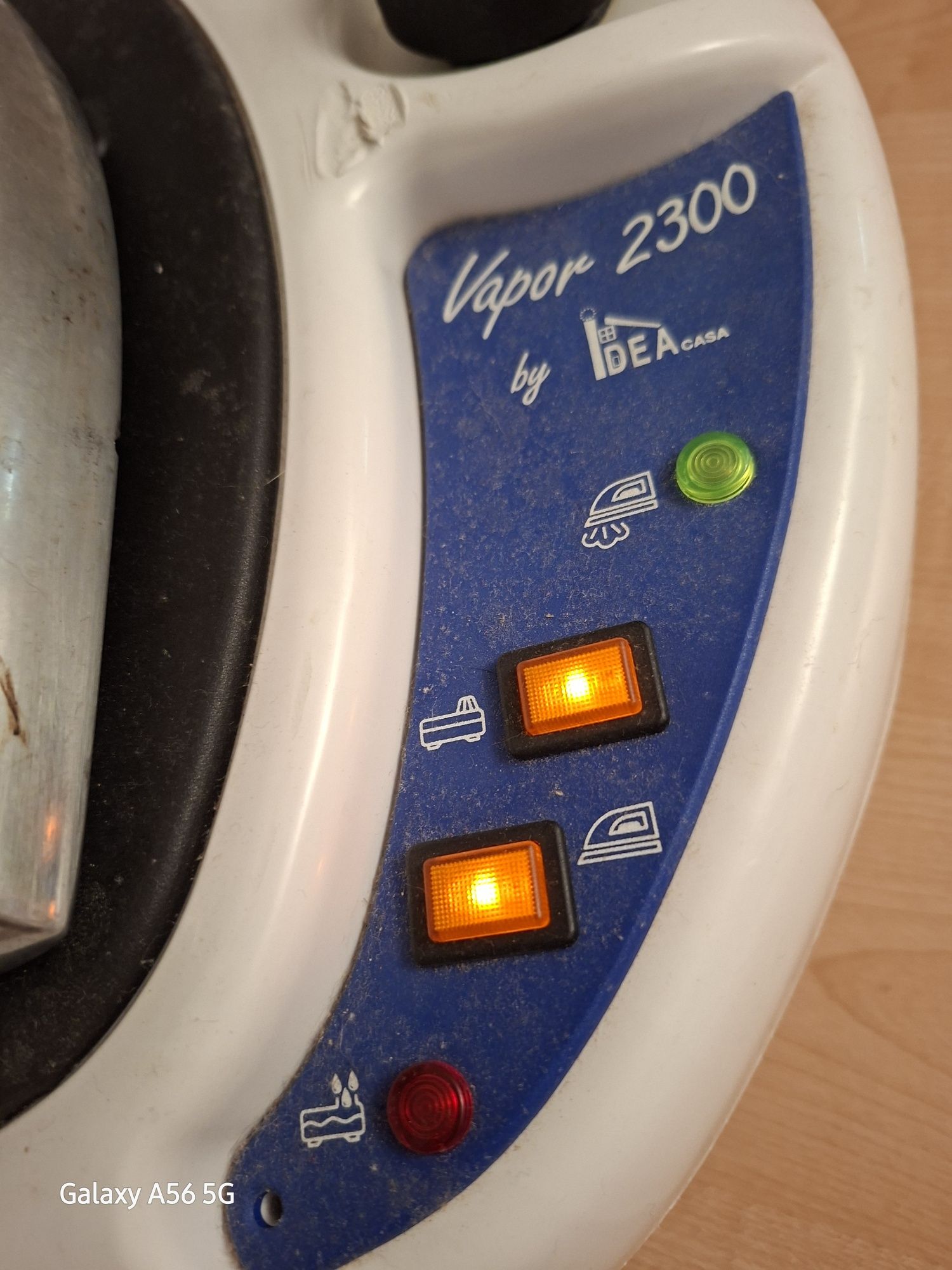 Ferro a vapor com caldeira