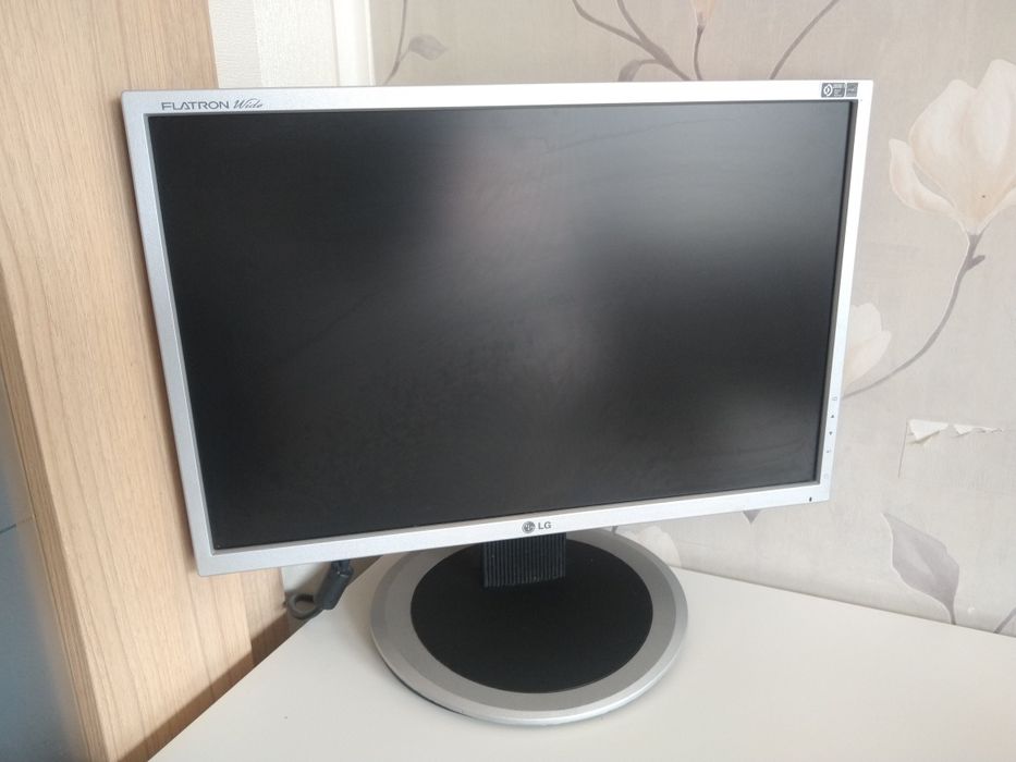 Monitor LG Flatron Wide L194WT 19' Cali Sprzedam/zamienię